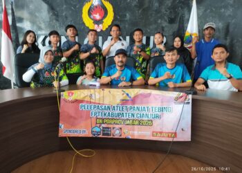 Ketua Umum KONI Kabupaten Cianjur Lepas Atlet Cabor Panjat Tebing ke Babak Kualifikasi Porprov