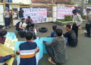 JIM Unjuk Rasa ke Diskumdagin, Pertanyakan Temuan BPK yang Rugikan Negara Rp3,7 Miliar