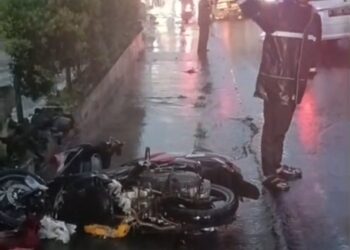 Dua Pemotor Hanyut Terbawa Arus Banjir di Puncak, Tim Gabungan Cari Keberadaanya