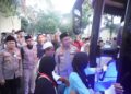 Jemaah Haji Dilepas ke Embarkasi Bekasi dari Mapolres Cianjur