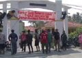 Warga Ontrog Kantor Desa Sukapura Terkait Dugaan Penyelewengan Bansos