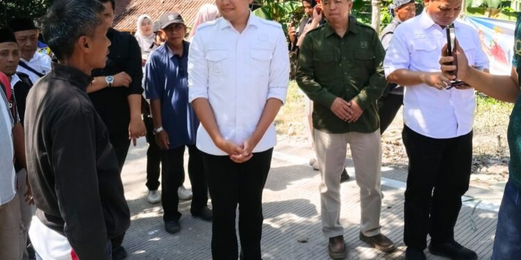 Bupati Cianjur Pantau Pembangunan Jalan Gunung Subang-Pagermaneuh