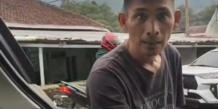 Wisatawan Cekcok dengan Juru Parkir Liar di Kawasan Wisata Cibodas, Rekaman Videonya Viral di Medsos