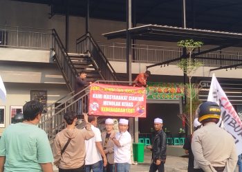 Terendus jadi Tempat Nongkrong LGBTQ, Eleme Warga Pasang Spanduk Penolakan di Kafe dan Tempat Hiburan
