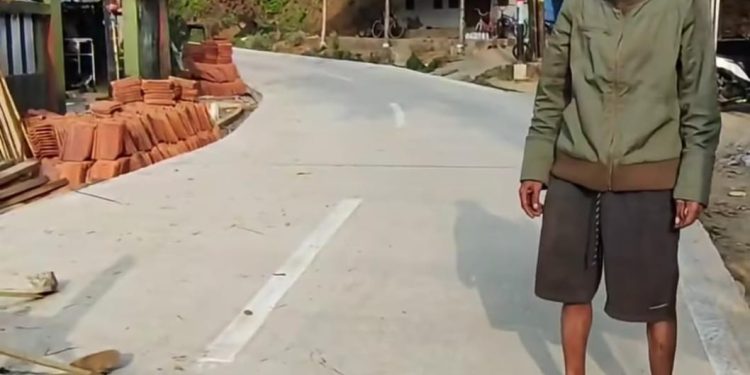 Diduga Kena Pungli Rp50 Ribu saat Melintasi Jalan, Warga di Sukanagara Meradang