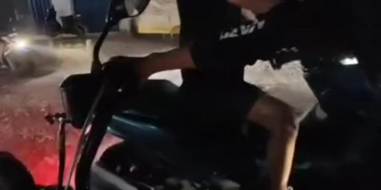 Dipicu Adu Stang Sepeda Motor, Aksi ‘Bang Jago, di Cikalongkulon Viral di Medsos