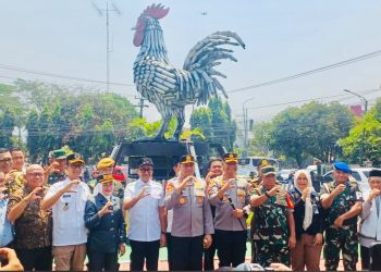 Kapolda Jabar Resmikan Monumen Tugu Knalpot Ayam Pelung di Cianjur