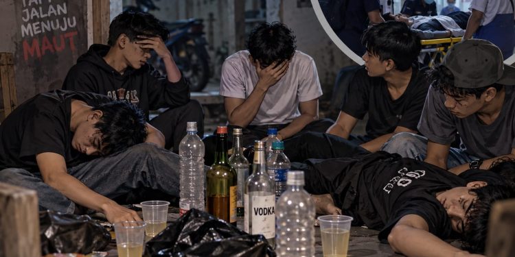 Pesta Miras Oplosan di Cibeber Berujung Maut, Dua Orang Remaja Dikabarkan Meninggal Dunia