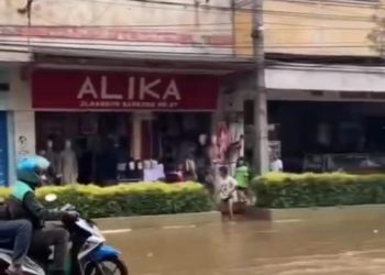 Banjir Limpasan Genangi Ruas Jalan Mangunsarkoro, BPBD Cianjur Sebut Faktor Sampah
