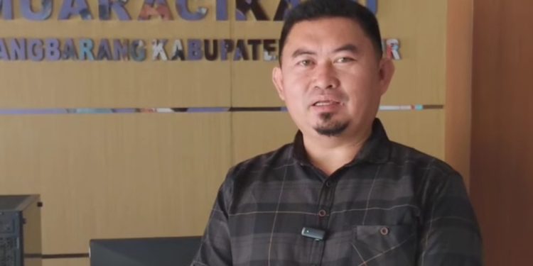Kepala Desa Muaracikadu Surahman. (Dok/Istimewa).