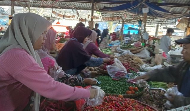 Dipicu Kemarau, Harga Berbagai Komoditas Cabai di Pasar Induk Cianjur Terus Naik