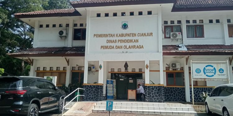Lestarikan Bahasa Sunda, Disdikpora Cianjur Wajibkan Pembelajaran di Seluruh Sekolah