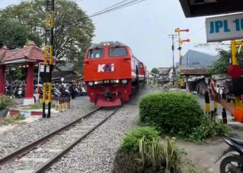 Bernostalgia, Lokomotif KA Siliwangi Berubah Warna jadi Lebih Vintage